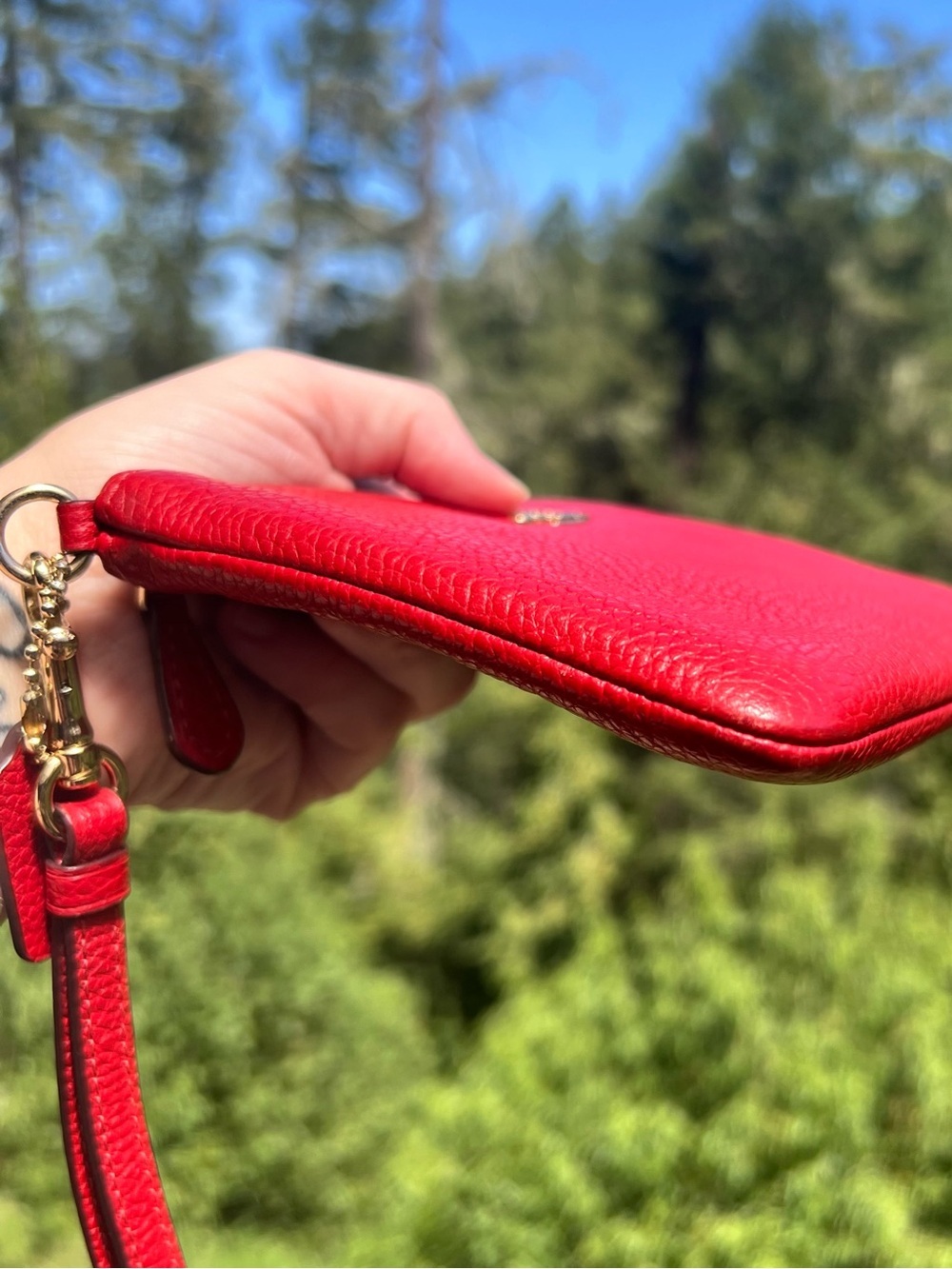 COACH Women's Small Wristlet Red Pebbled Leather Gold/Brass Hardware 22952 - Picture 7 of 11